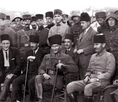 Atatürk'ün gülen resmi